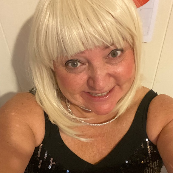 Meet your Posher, Janine - Picture 1 of 1